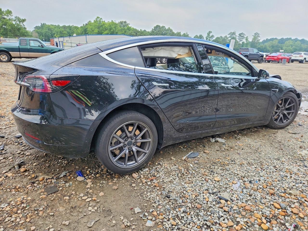 2020 Tesla Model 3 - zdjęcie 3
