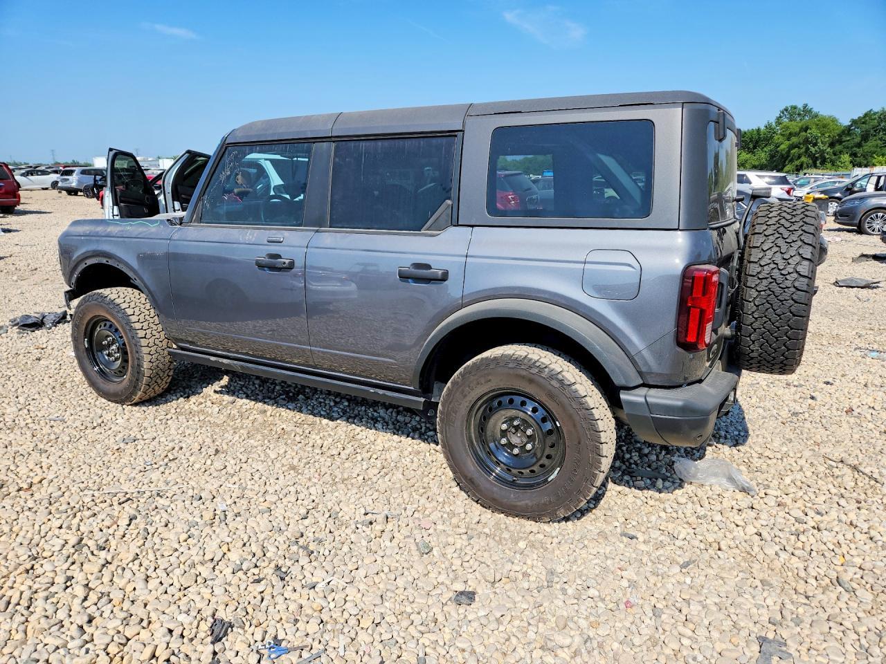2023 Ford Bronco Base - zdjęcie 2
