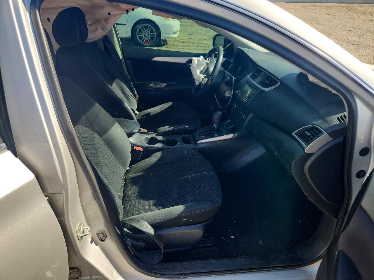 2018 Nissan Sentra S - zdjęcie 13