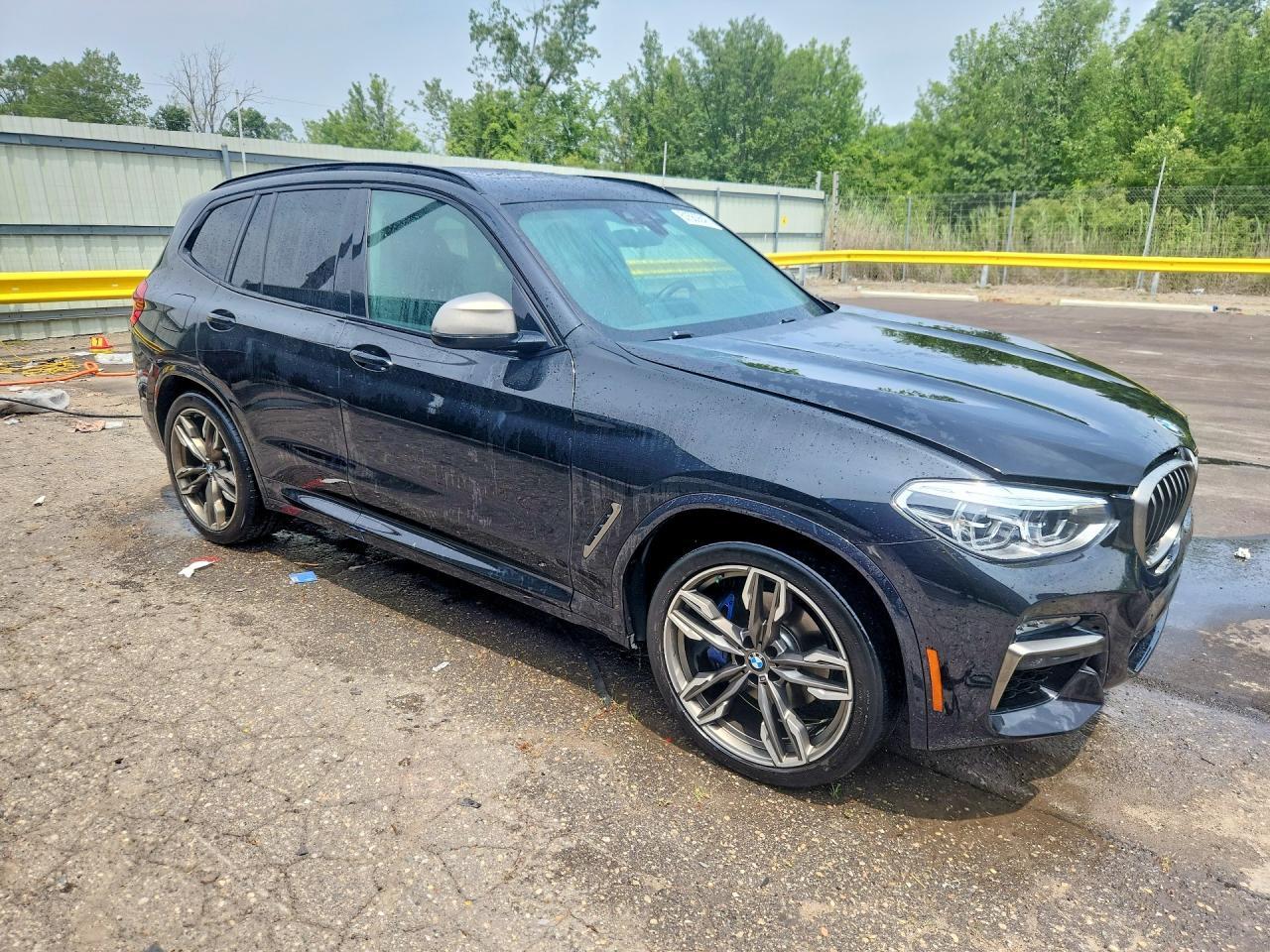 2021 BMW X3 xDrivem40I - zdjęcie 4