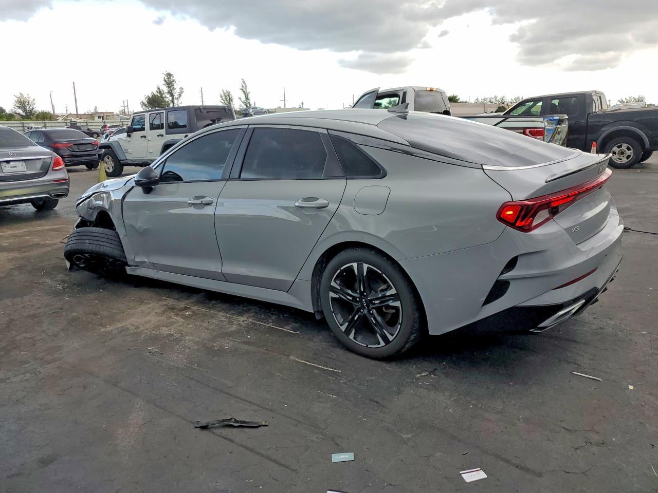 2024 Kia K5 Gt Line - zdjęcie 2