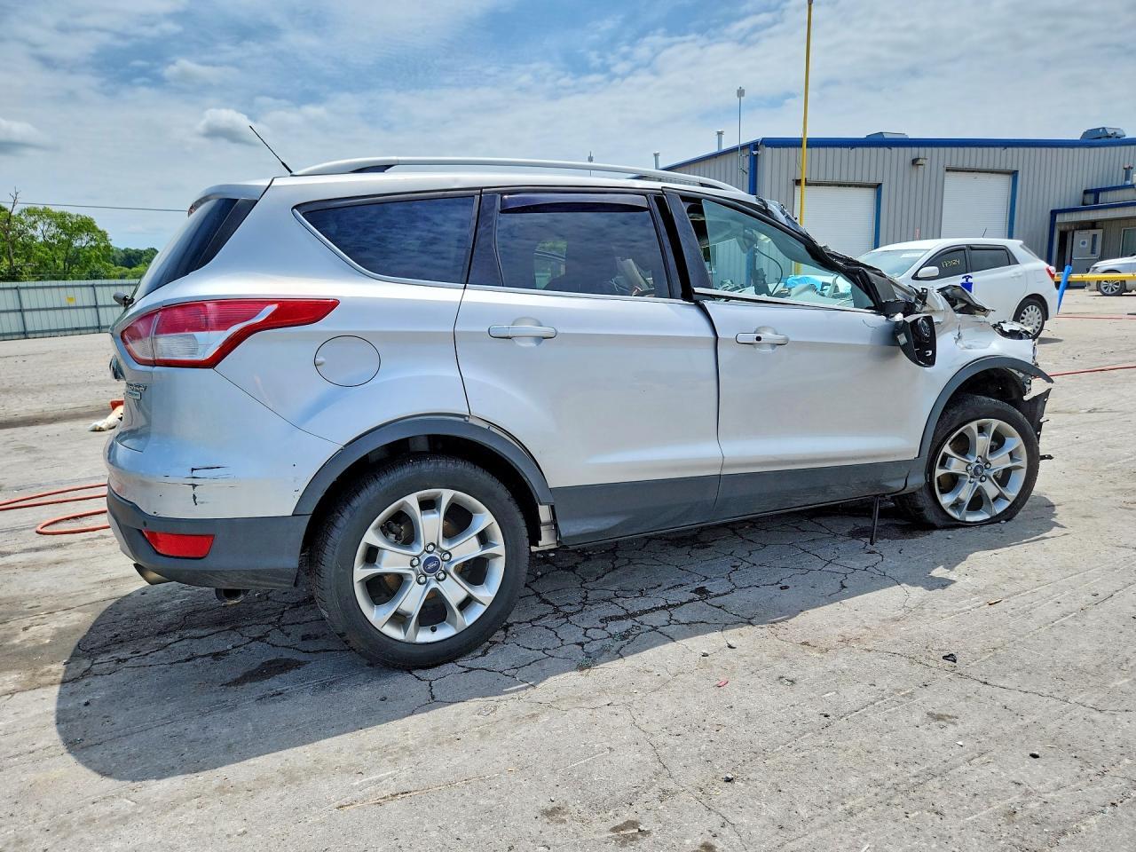 2014 Ford Escape Titanium - zdjęcie 3
