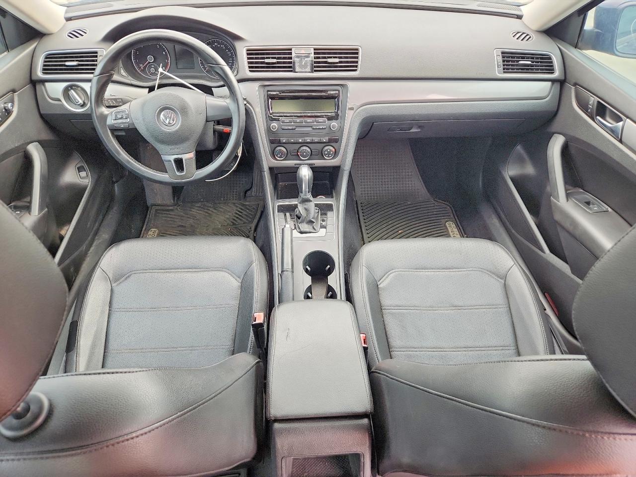 2014 Volkswagen Passat S - zdjęcie 8