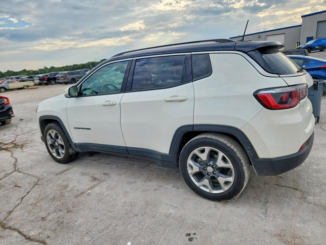 Jeep Compass - zdjęcie 2
