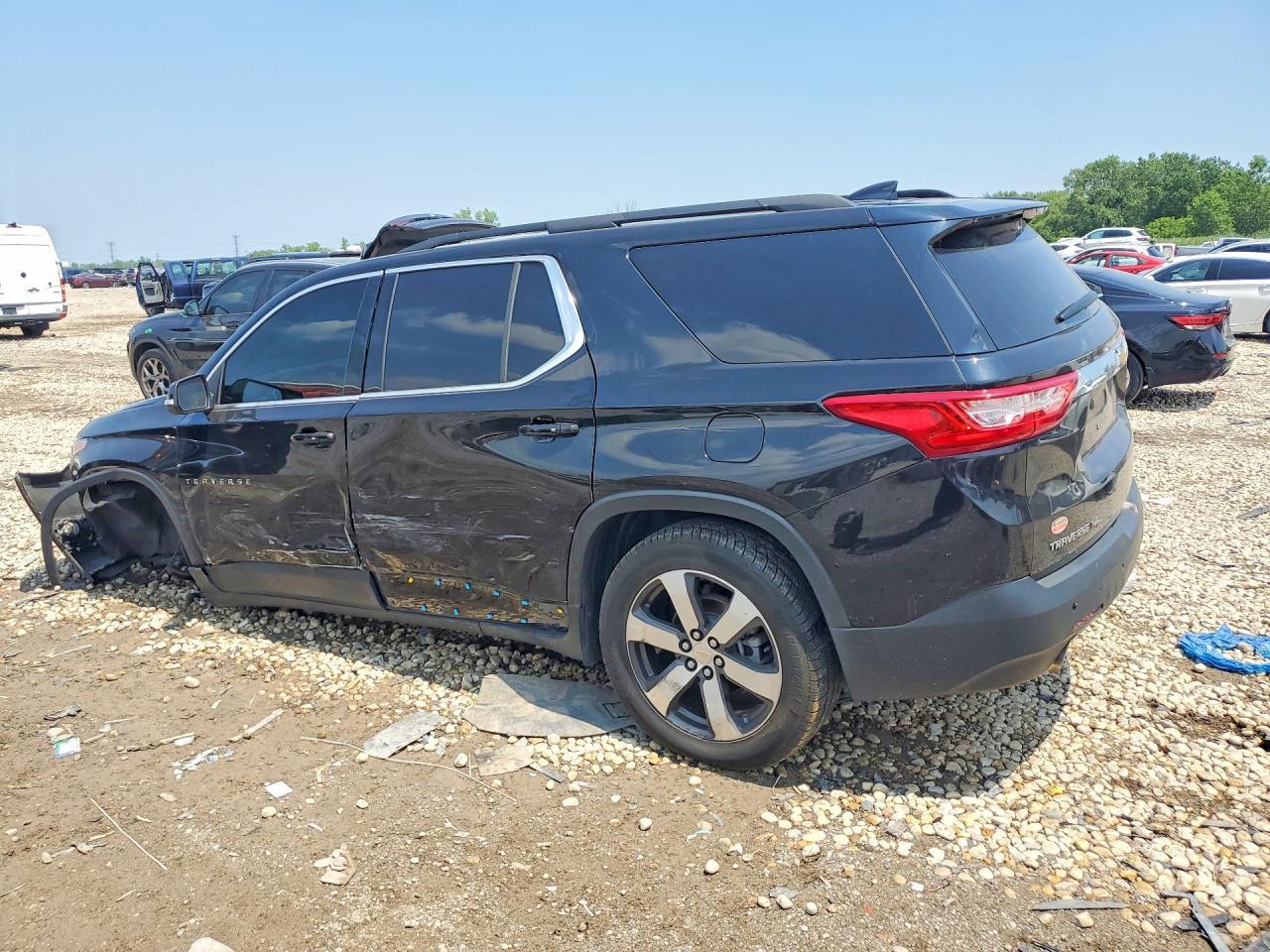 2021 Chevrolet Traverse Lt - zdjęcie 2