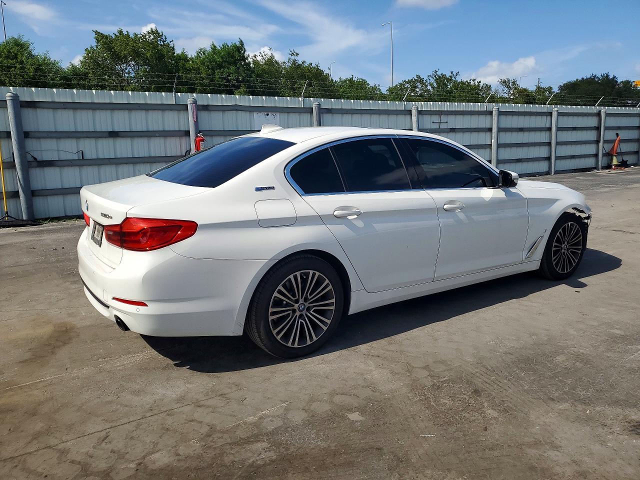 2019 BMW 530E - zdjęcie 3