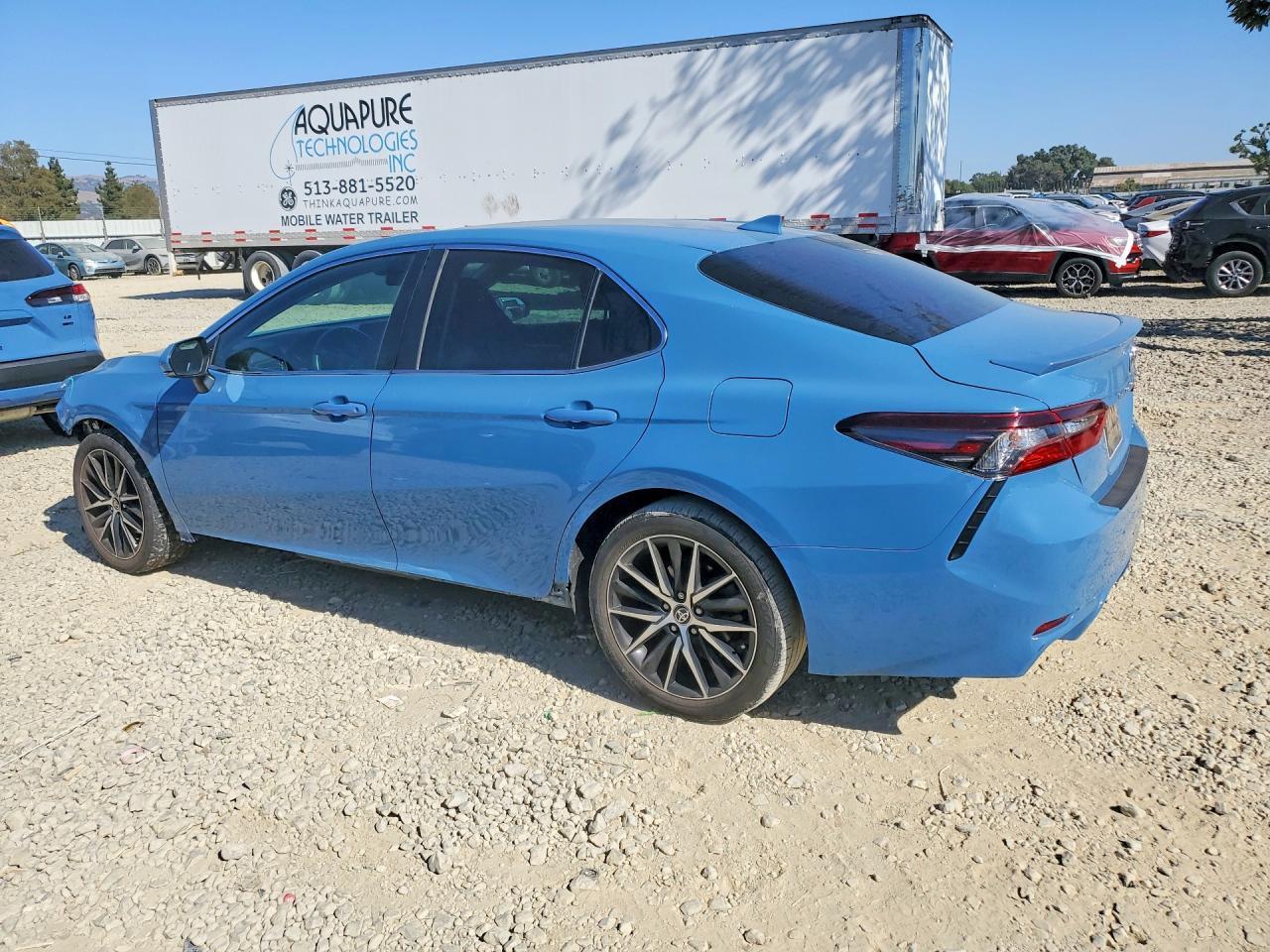 2023 Toyota Camry Se - zdjęcie 2