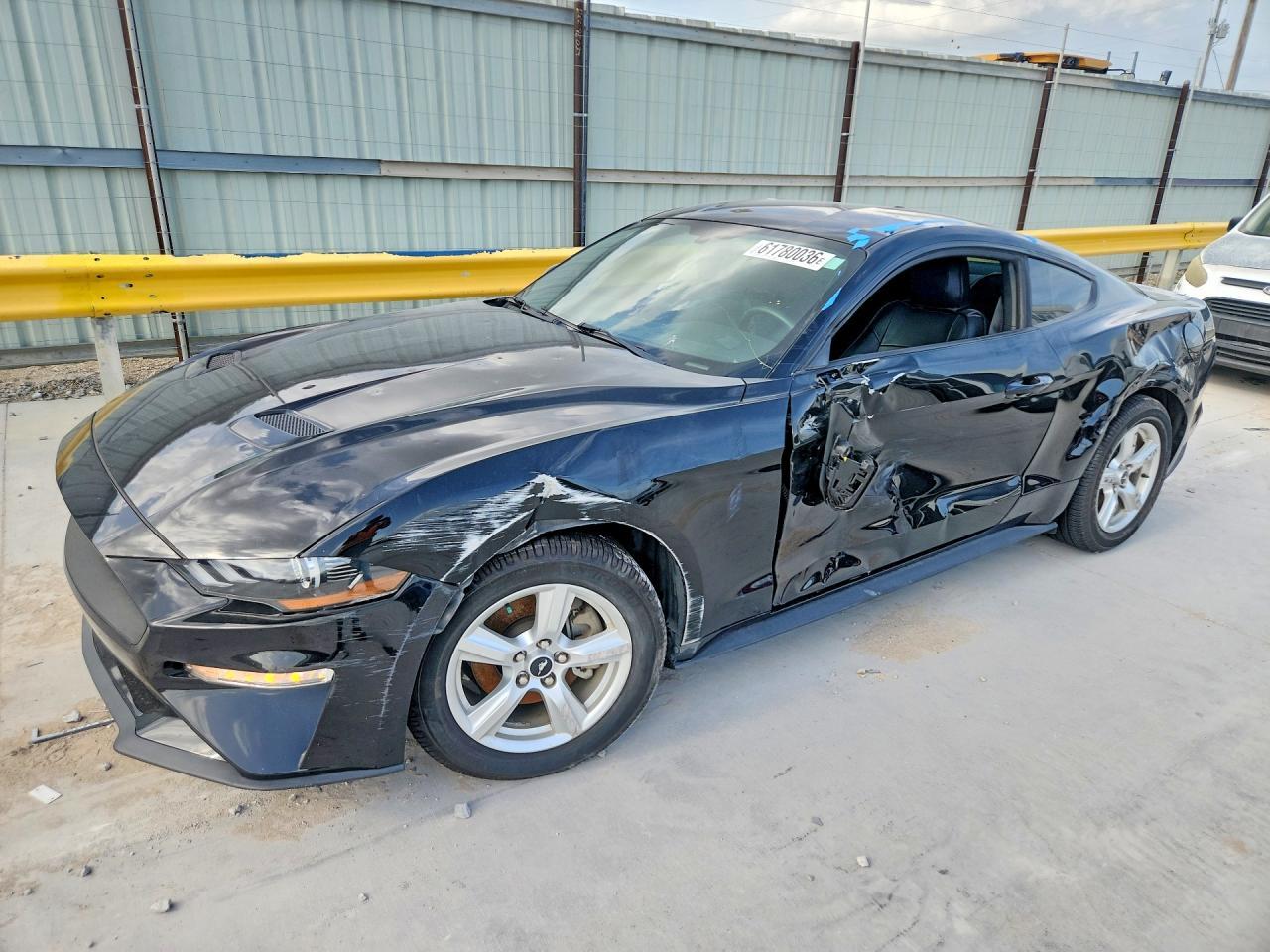 2019 Ford Mustang - zdjęcie główne