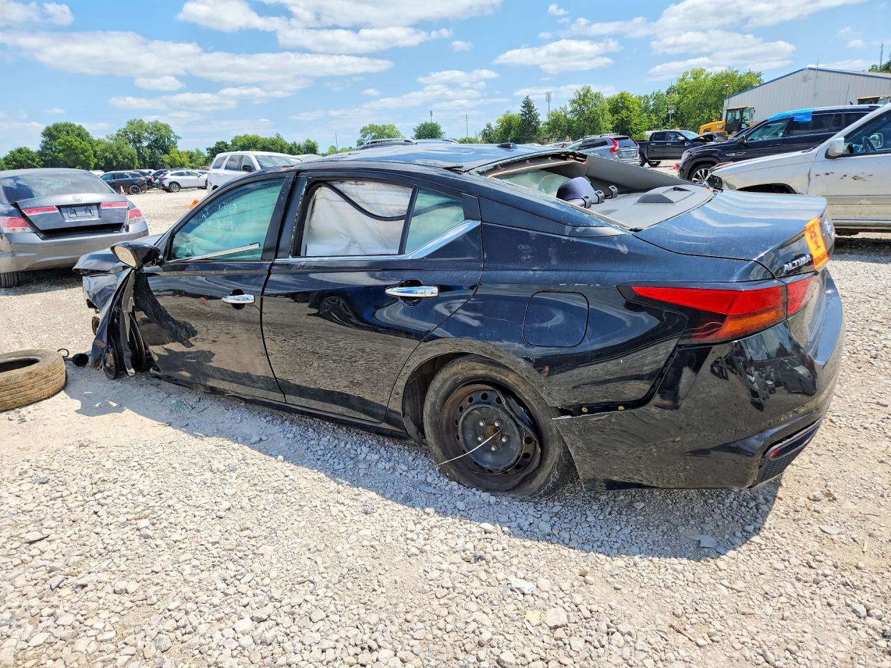 2019 Nissan Altima S - zdjęcie 2