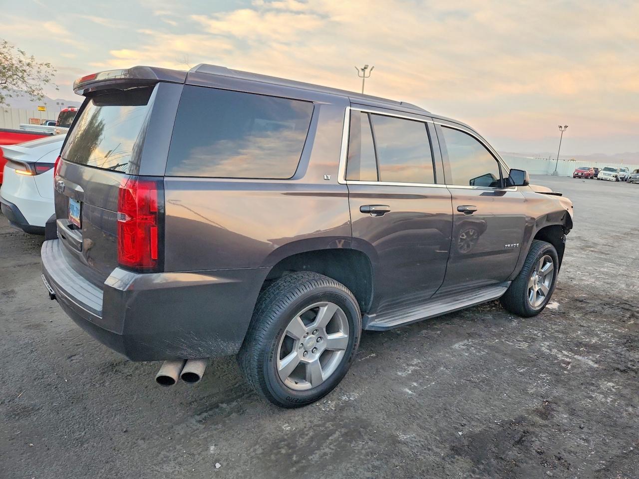 2017 Chev Tahoe C150 - zdjęcie 3