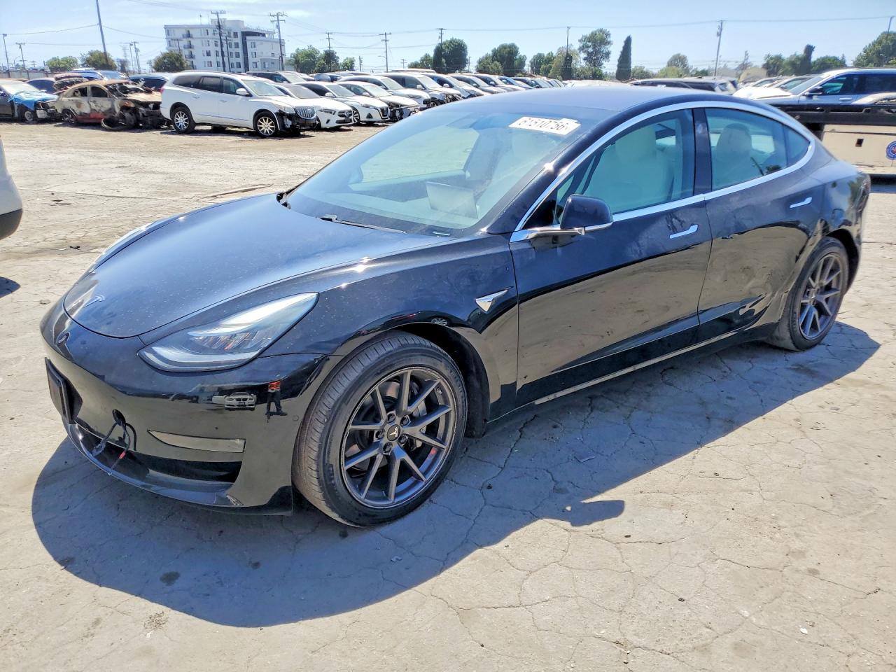 2018 Tesla Model 3 - zdjęcie główne