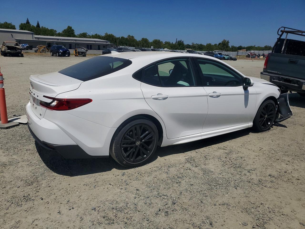 2026 Toyota Camry Se - zdjęcie 3