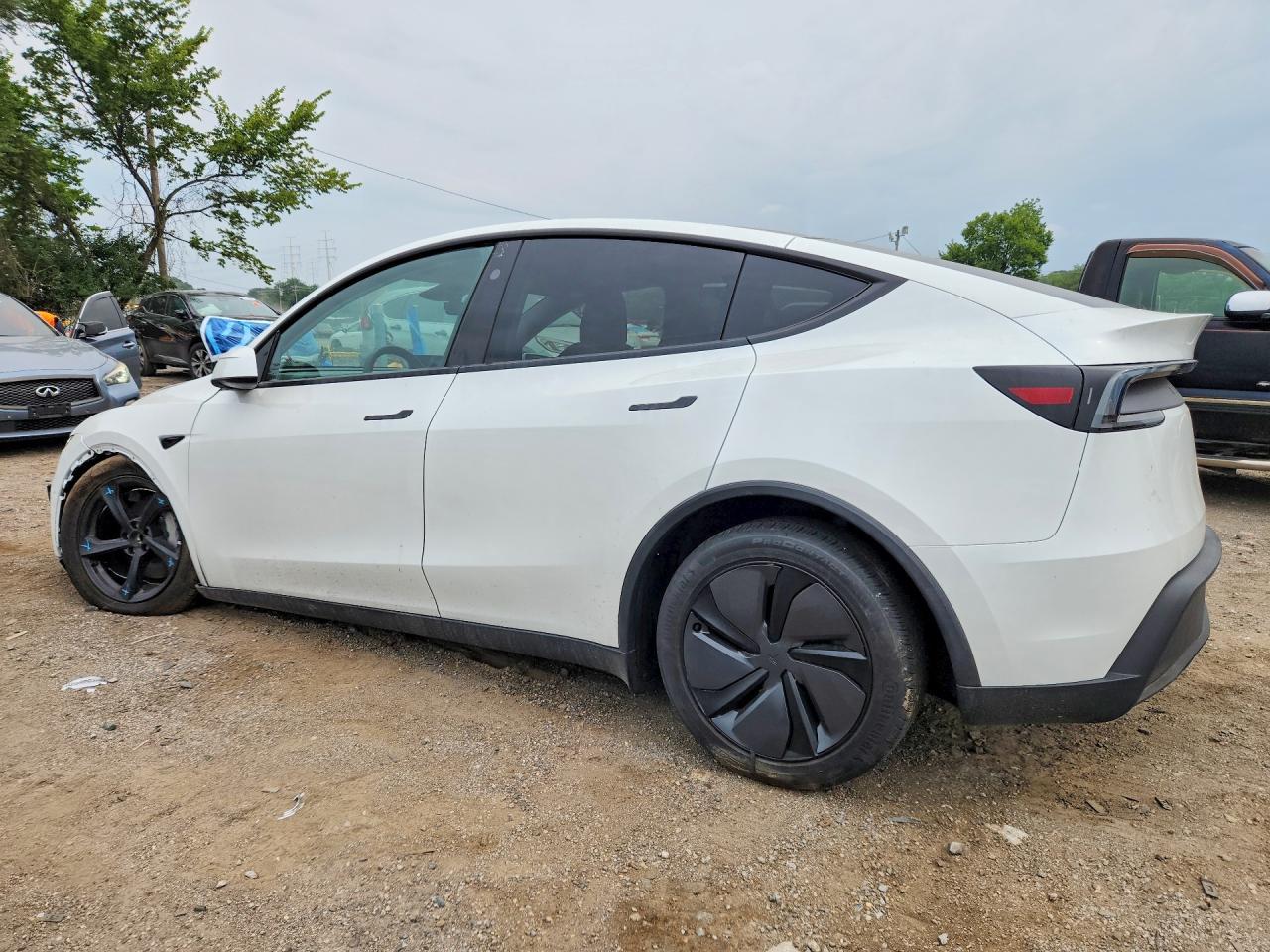 2026 Tesla Model Y - zdjęcie 2