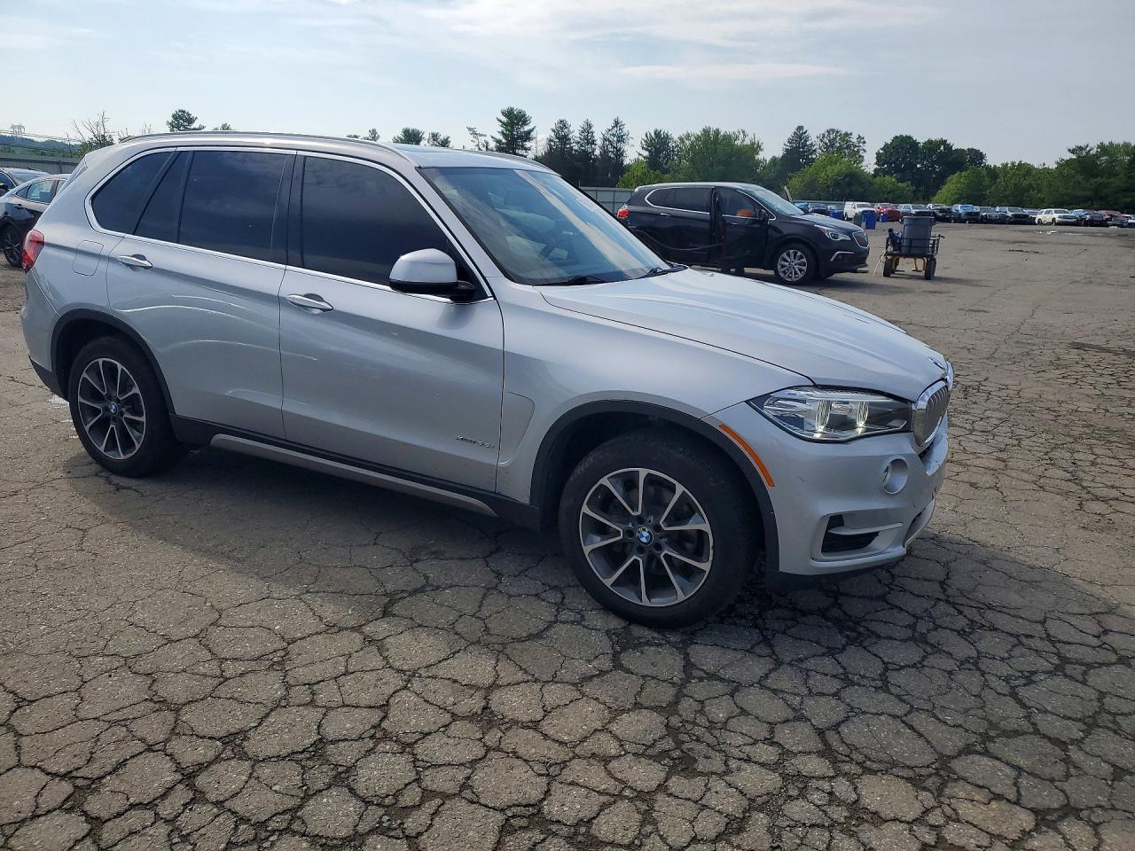 2017 BMW X5 xDrive35I - zdjęcie 4