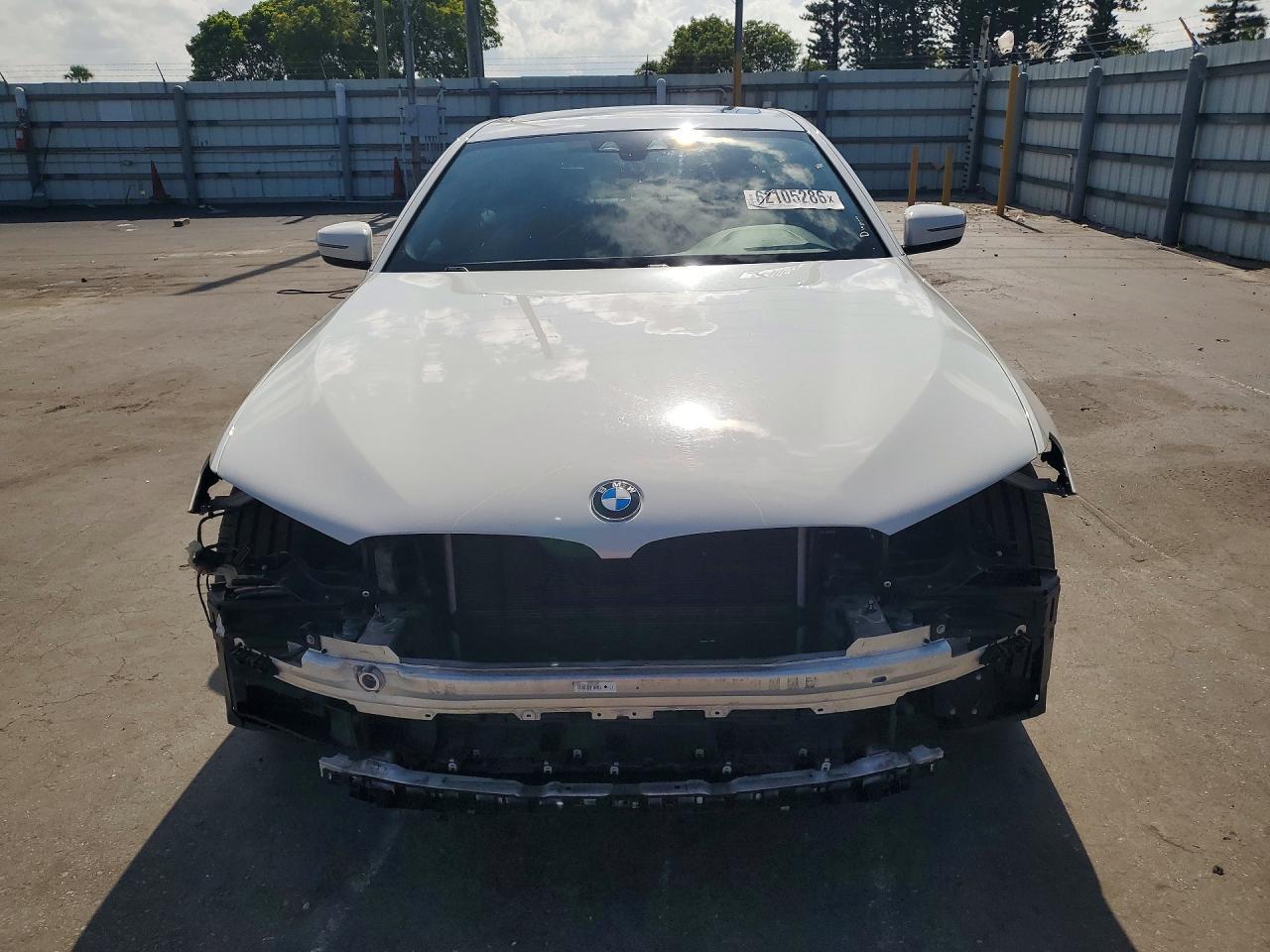 2019 BMW 530E - zdjęcie 5