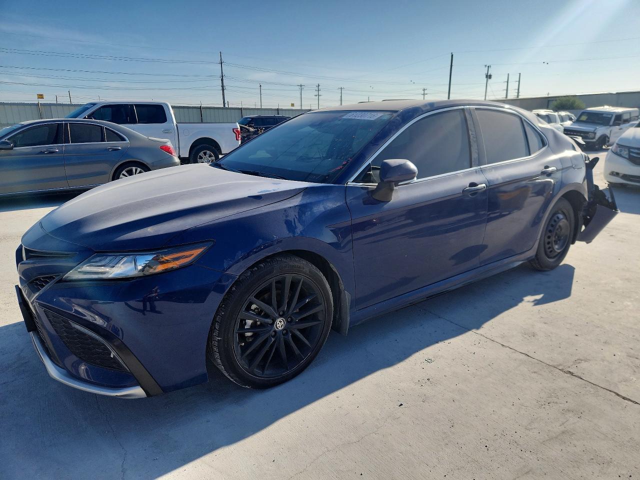 2023 Toyota Camry Xse - zdjęcie główne