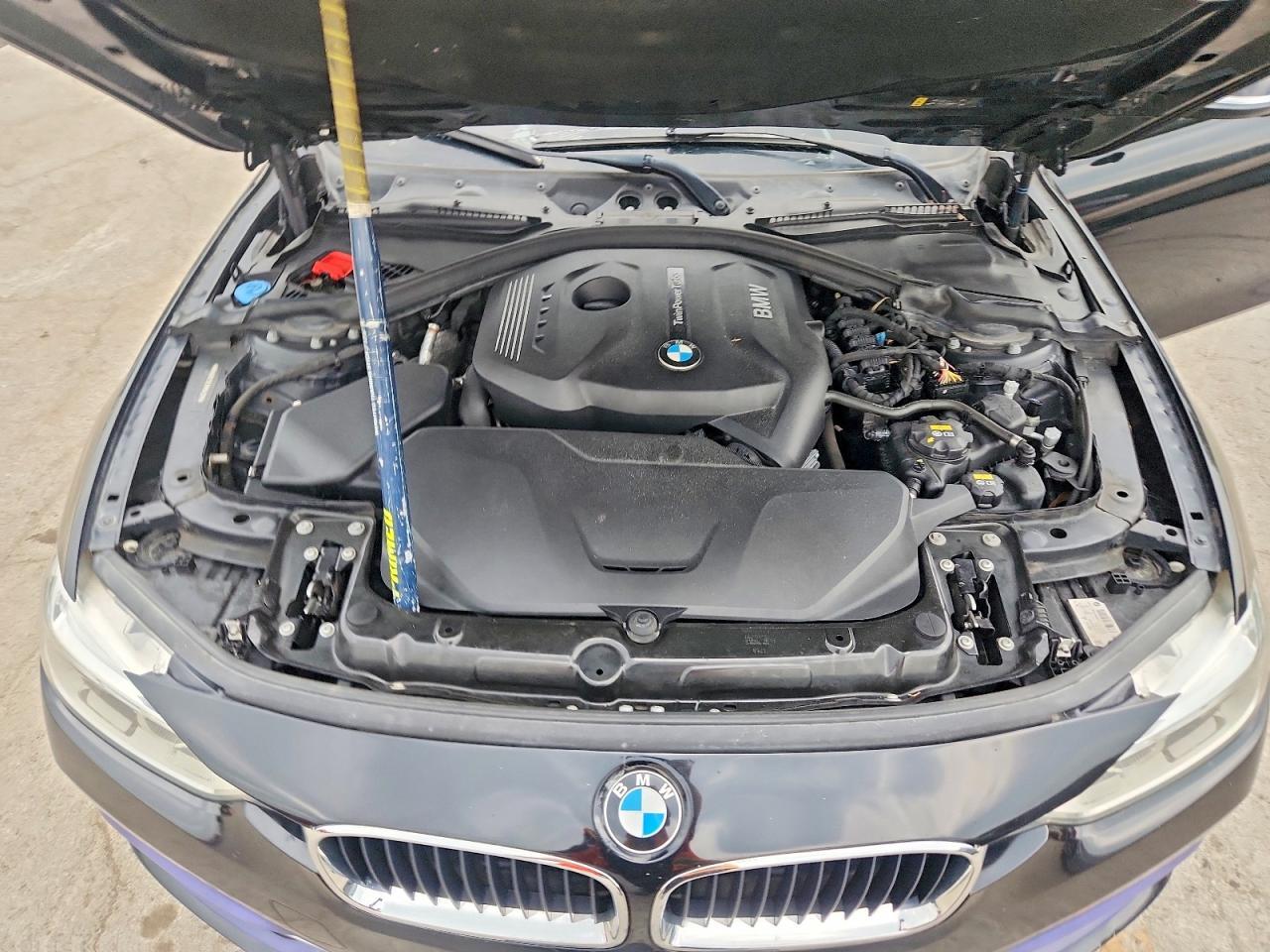2018 BMW Seria 3 330i - zdjęcie 11