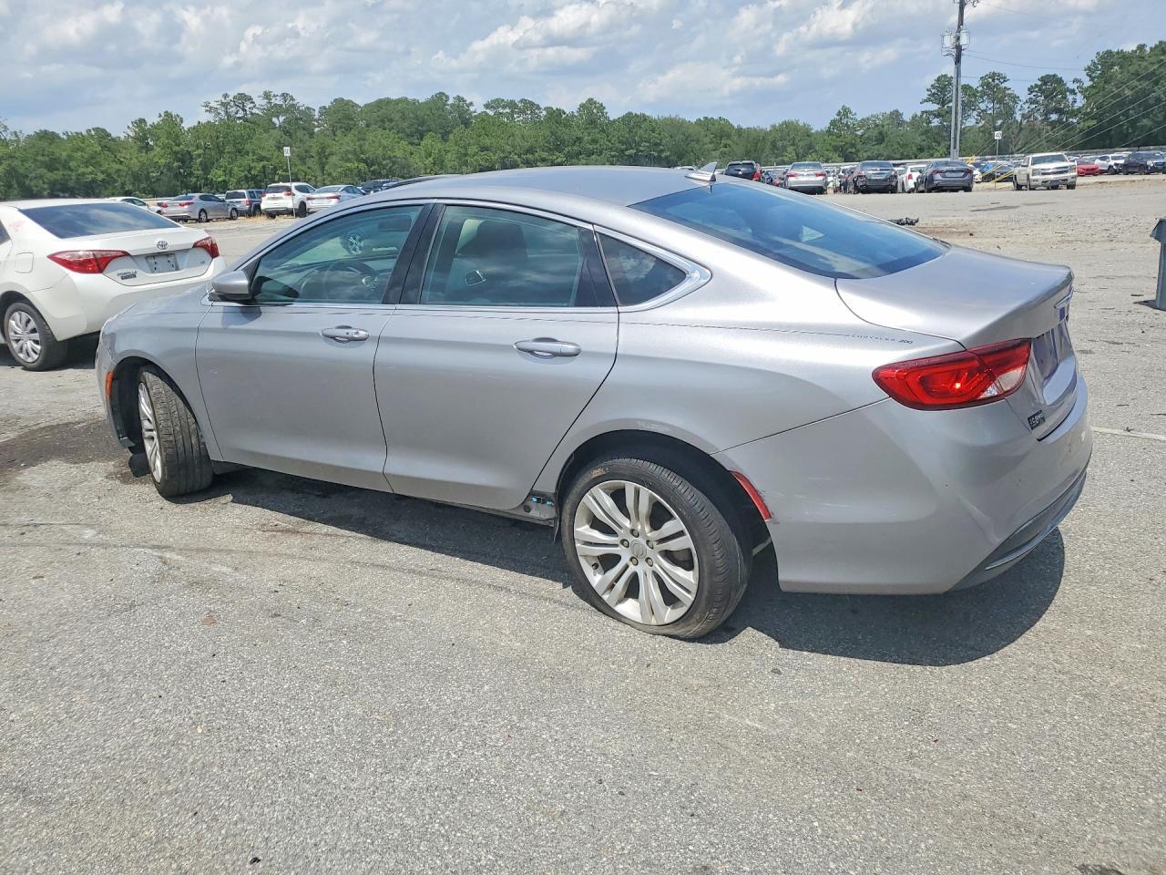 2015 Chrysler 200 Limited - zdjęcie 2