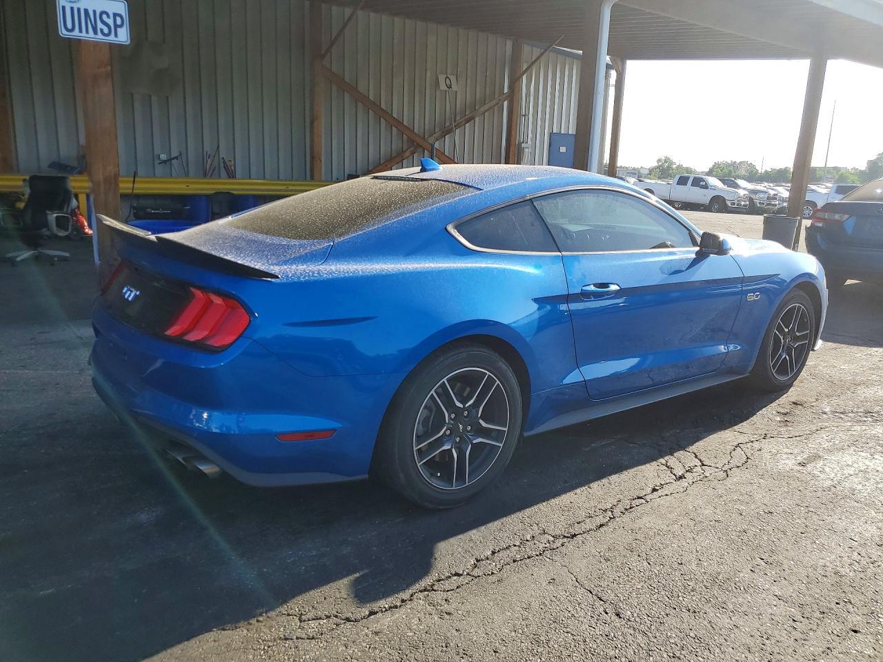 2021 Ford Mustang Gt - zdjęcie 3