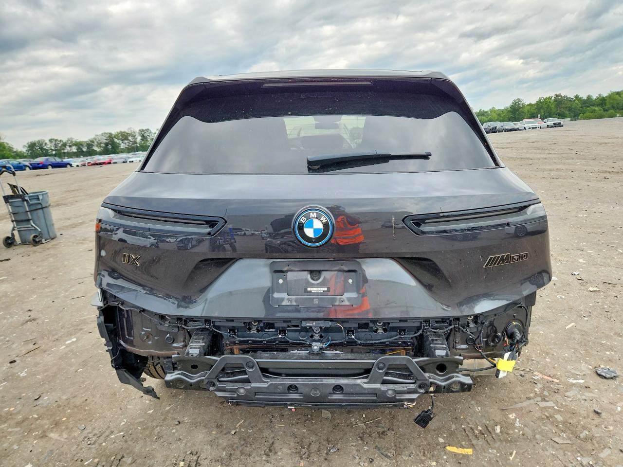 2023 BMW Ix M60 - zdjęcie 6