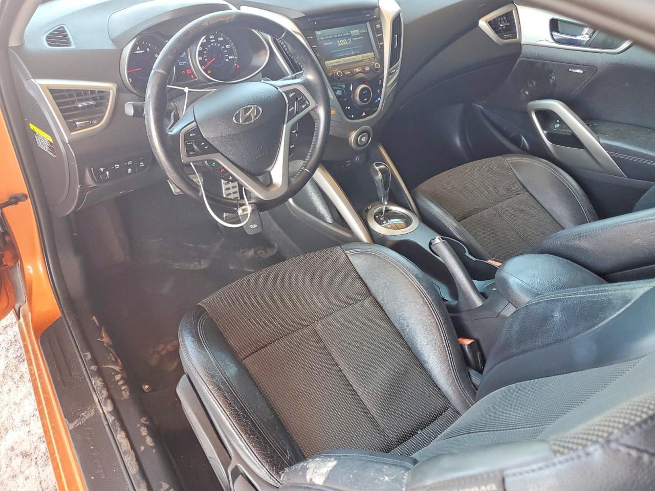 2015 Hyundai Veloster Base - zdjęcie 8