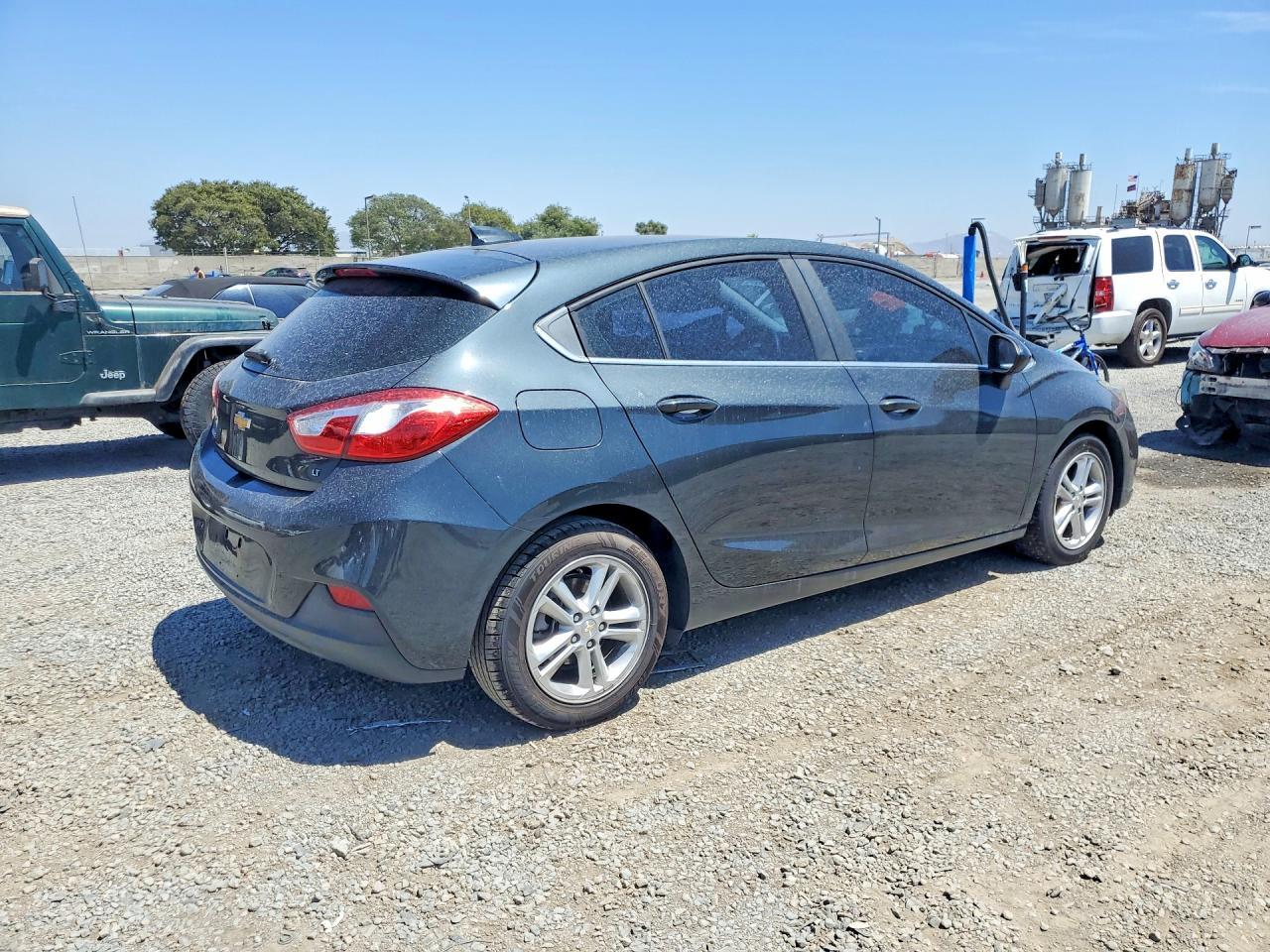 2017 Chevrolet Cruze Lt - zdjęcie 3