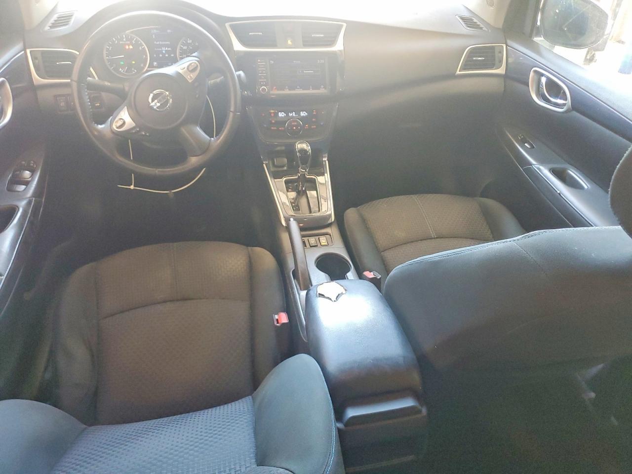 2019 Nissan Sentra Sr - zdjęcie 8