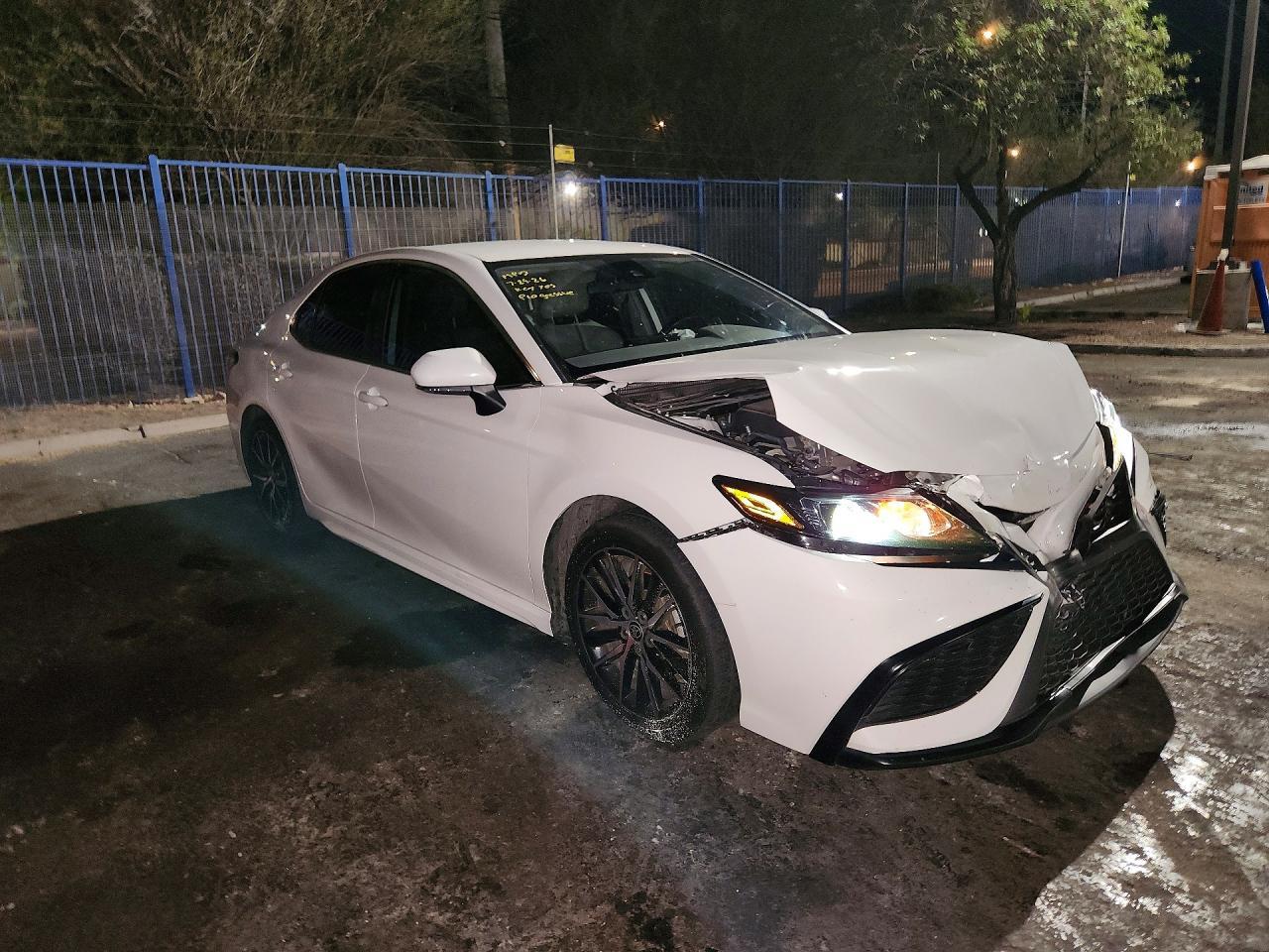 2023 Toyota Camry Se - zdjęcie 4
