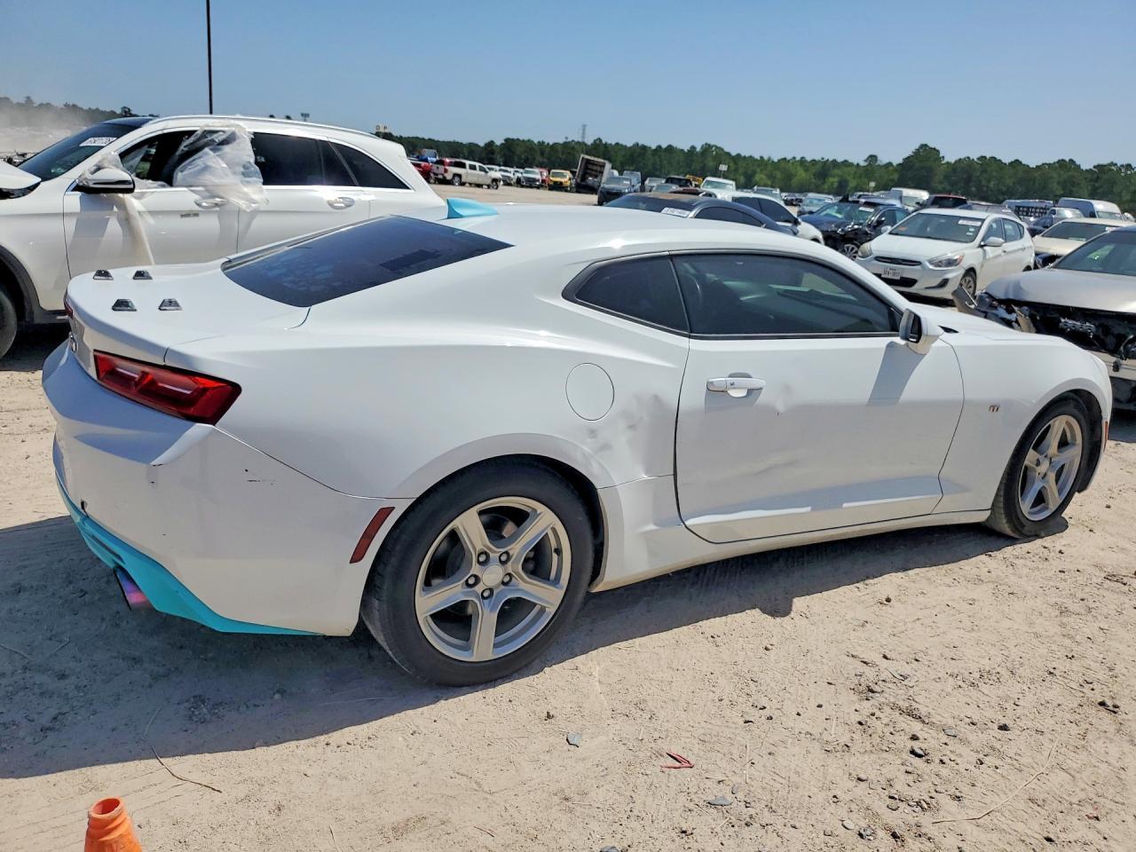 2018 Chevrolet Camaro Ls - zdjęcie 3
