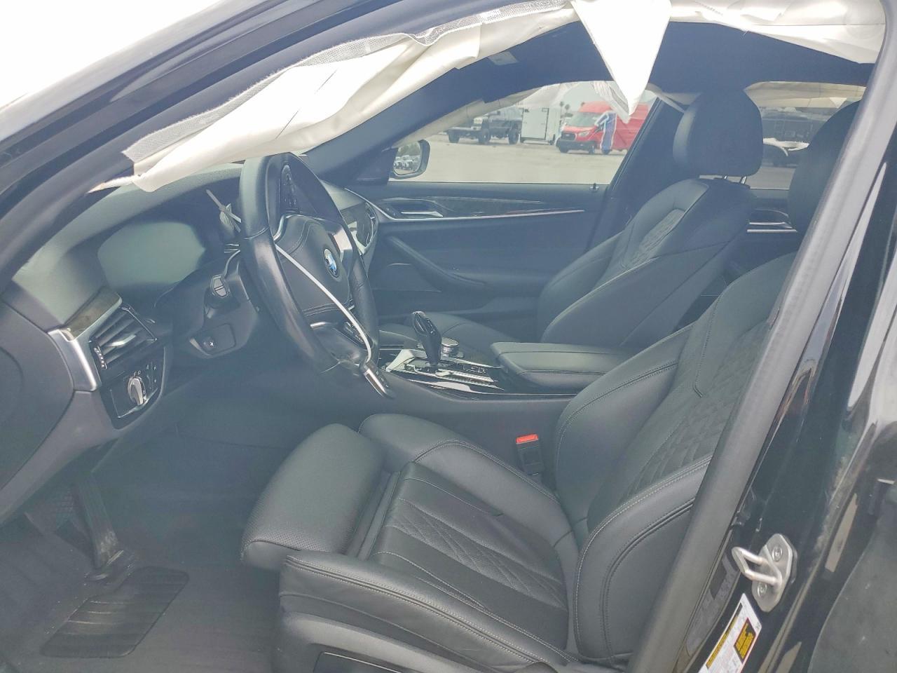 2022 BMW 530 I - zdjęcie 13