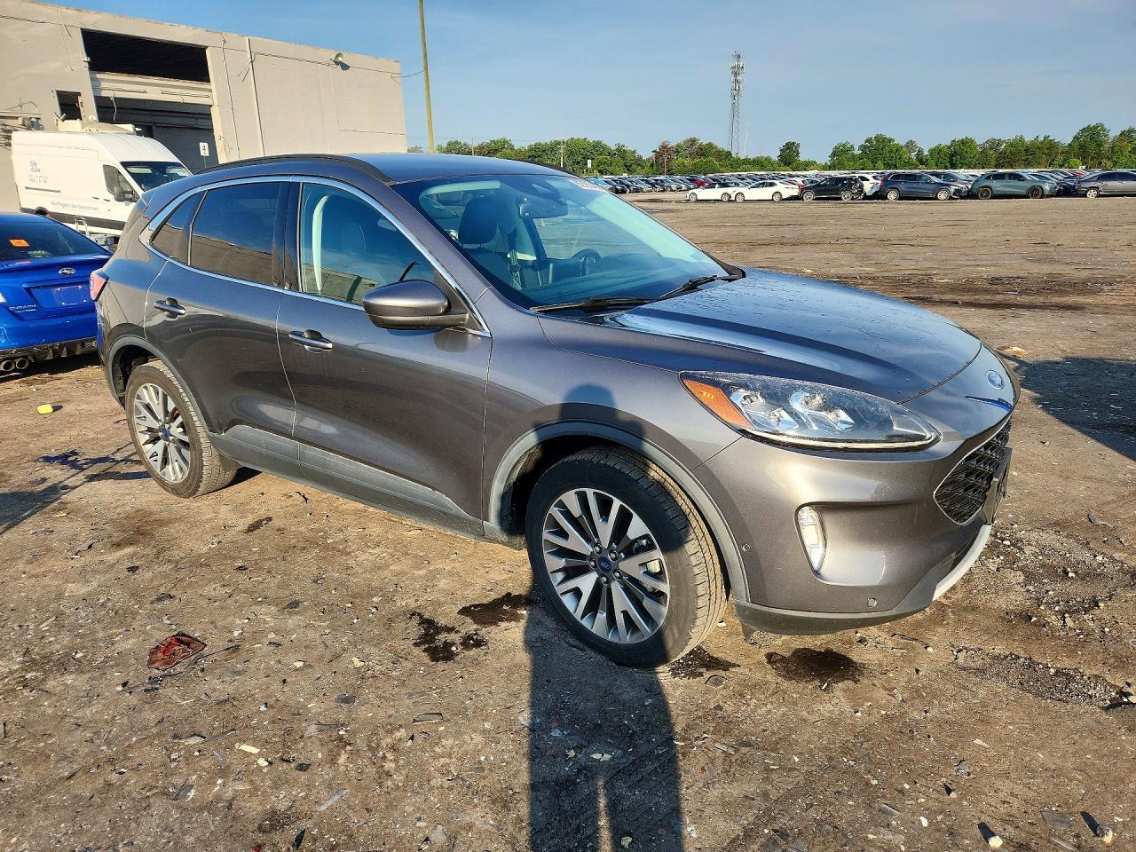 2021 Ford Escape Titanium - zdjęcie 4