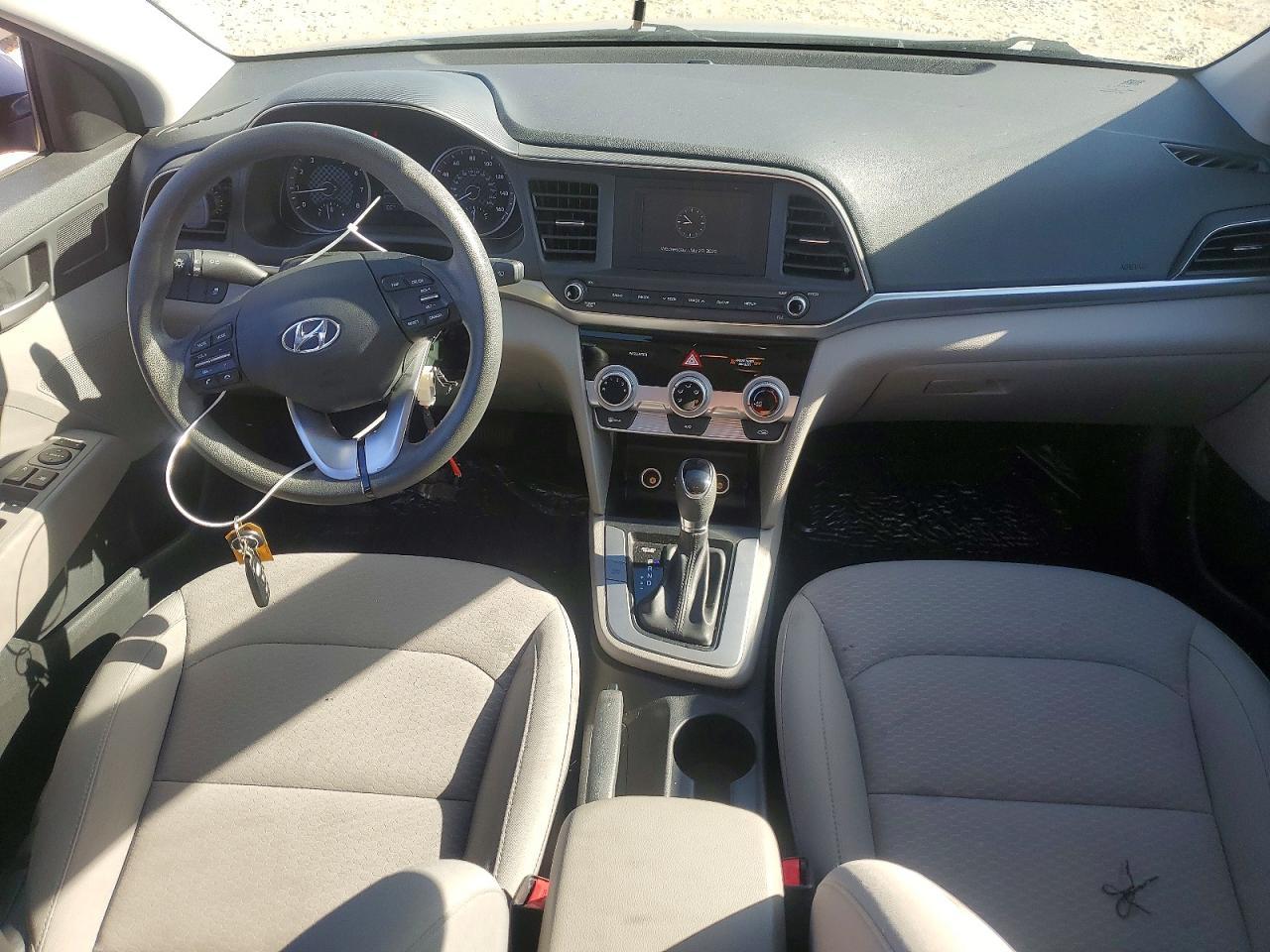 2019 Hyundai Elantra Se - zdjęcie 8