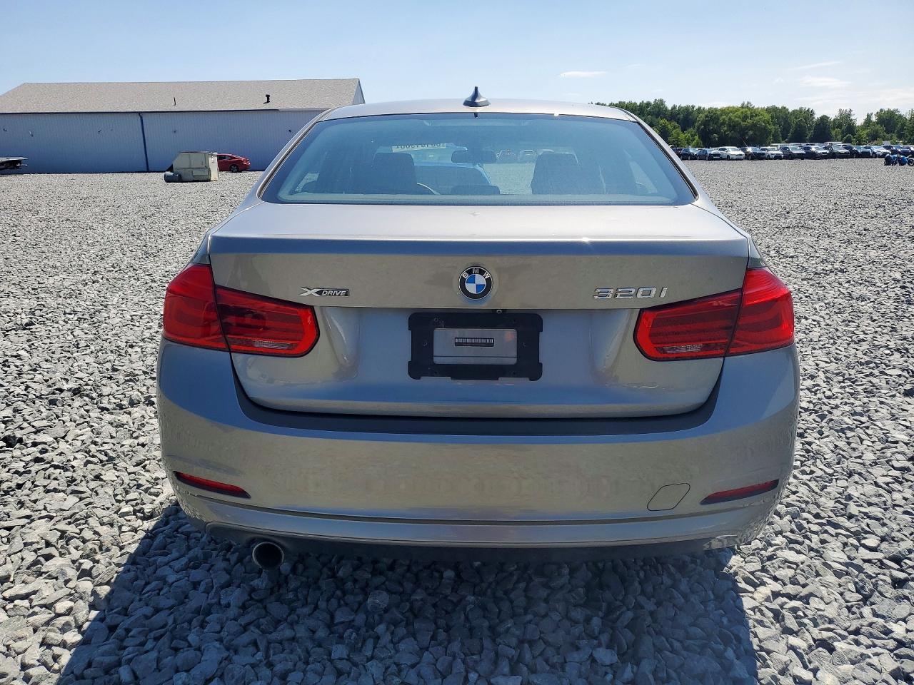 2018 BMW 320 Xi - zdjęcie 6