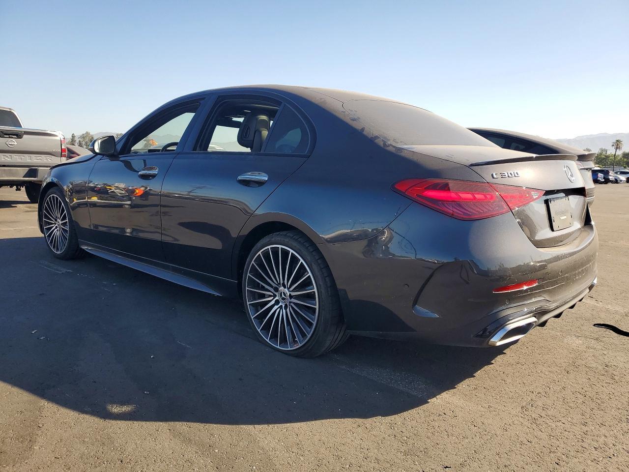 2025 Mercedes-Benz C 300 - zdjęcie 2
