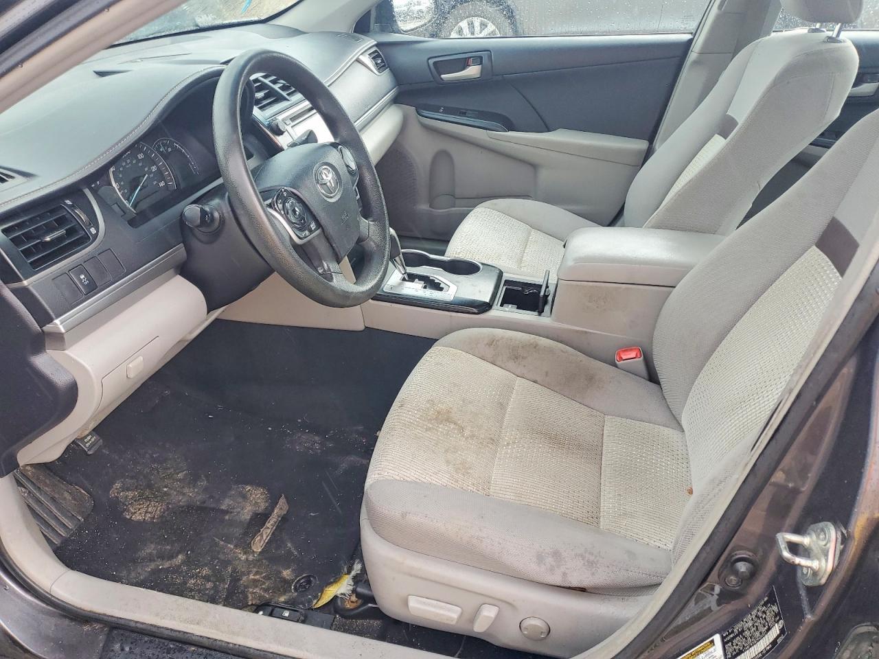 2014 Toyota Camry Le - zdjęcie 7