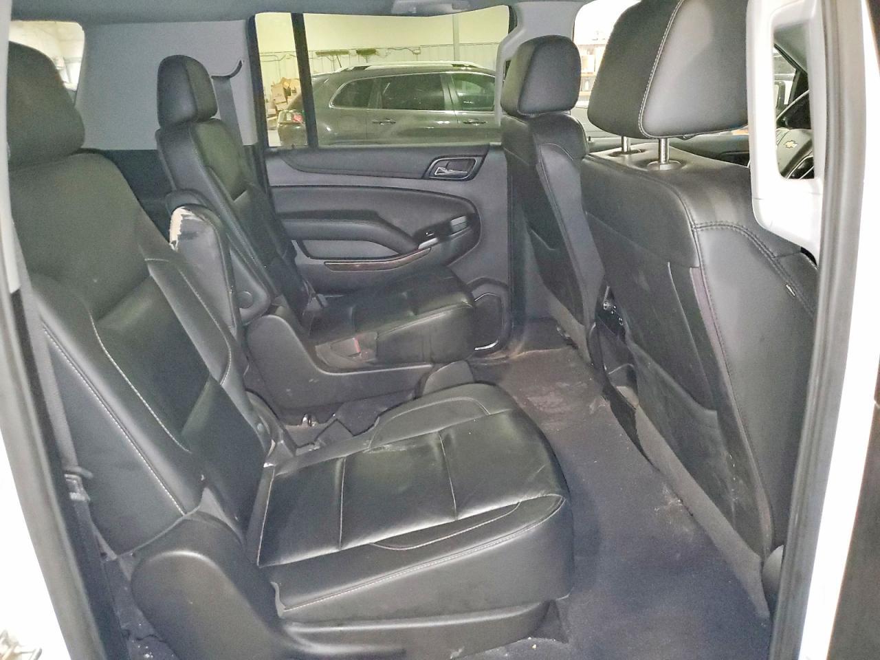 2020 Chevrolet Suburban K1500 Lt - zdjęcie 11