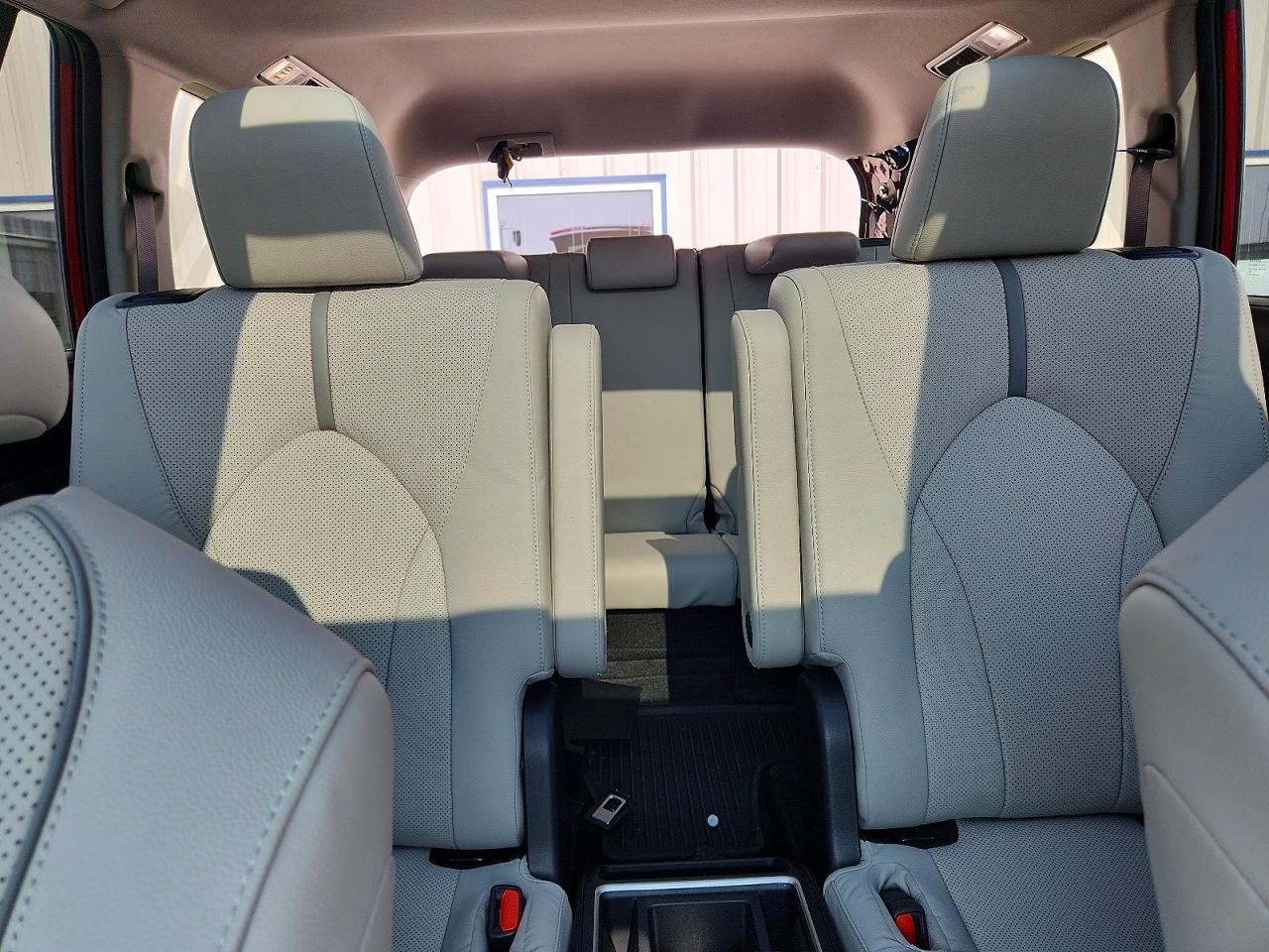 2026 Toyota Grand Highlander Platinum - zdjęcie 10