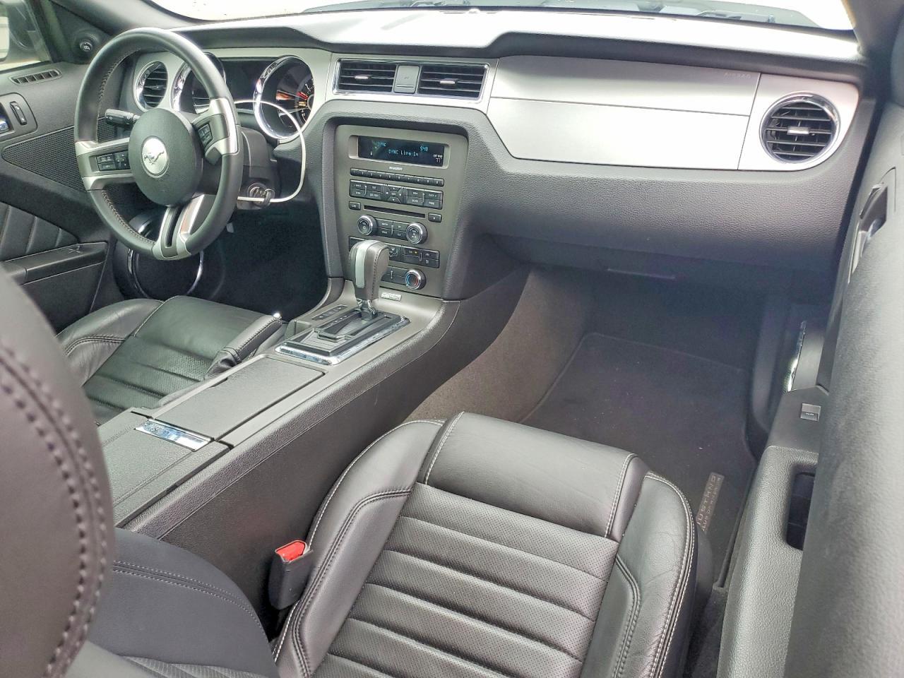 2013 Ford Mustang - zdjęcie 8