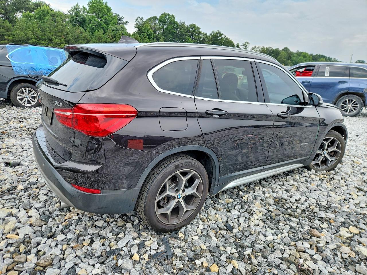 2017 BMW X1 xDrive28I - zdjęcie 3