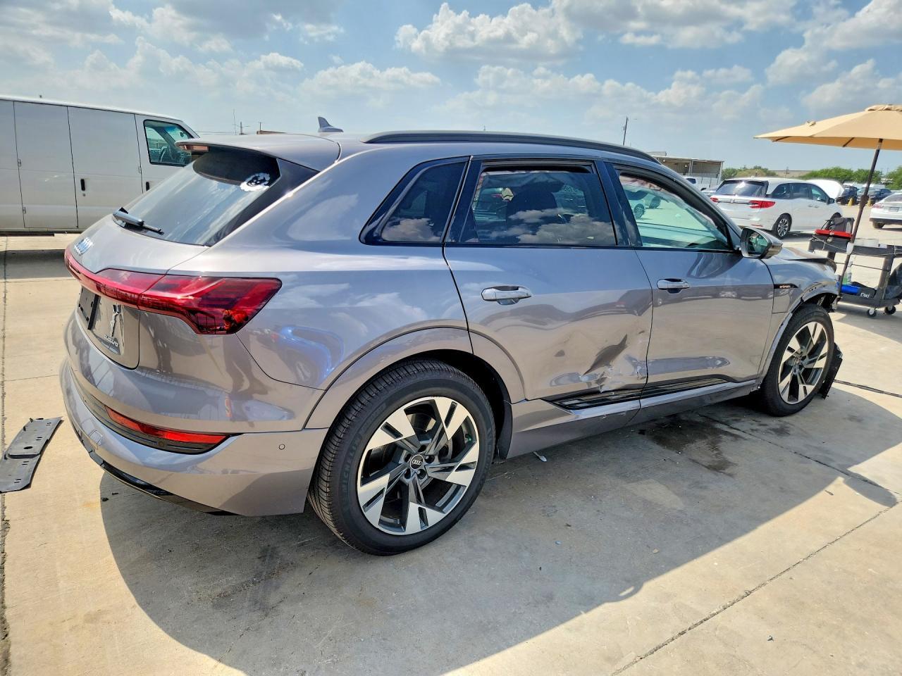 2021 Audi E-Tron Premium - zdjęcie 3