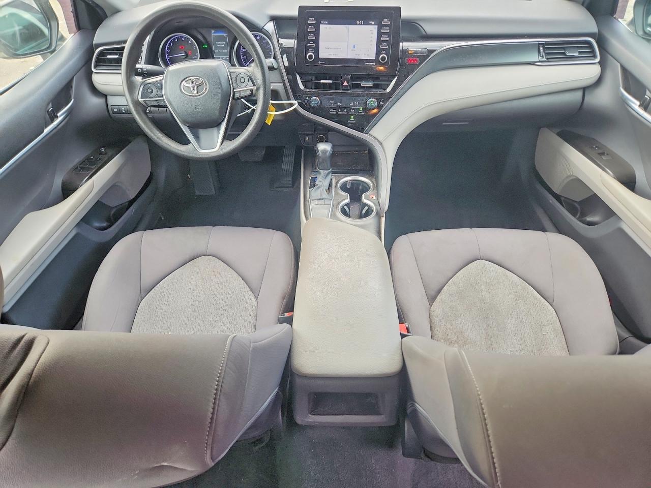 2023 Toyota Camry Le - zdjęcie 8