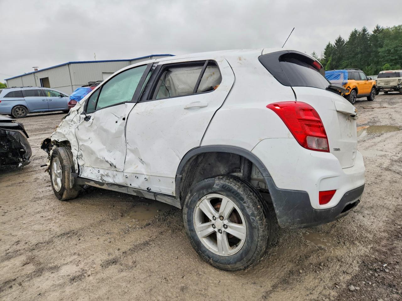 2019 Chevrolet Trax Ls - zdjęcie 2