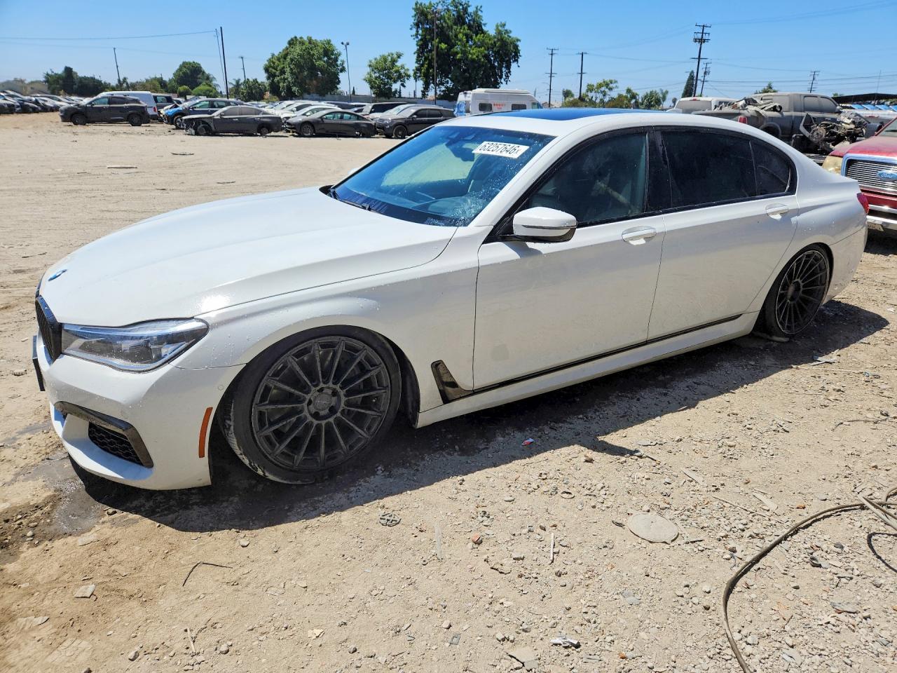 2016 BMW 750 Xi - zdjęcie główne