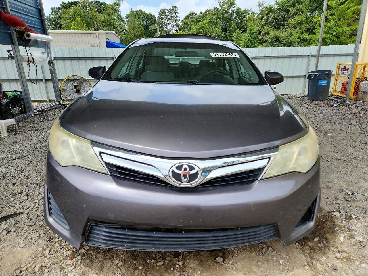 2014 Toyota Camry Le - zdjęcie 5