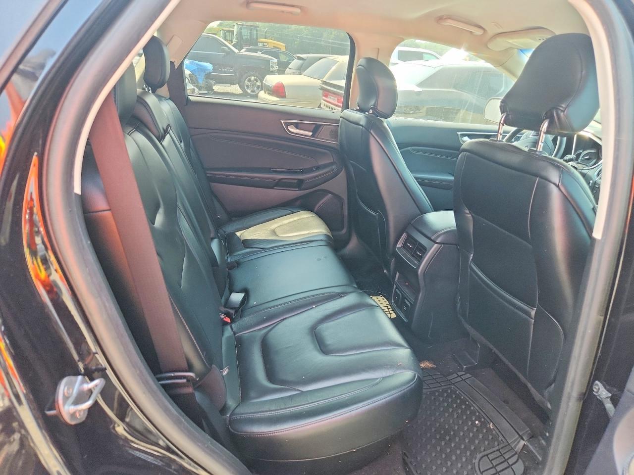 2019 Ford Edge Titanium - zdjęcie 11