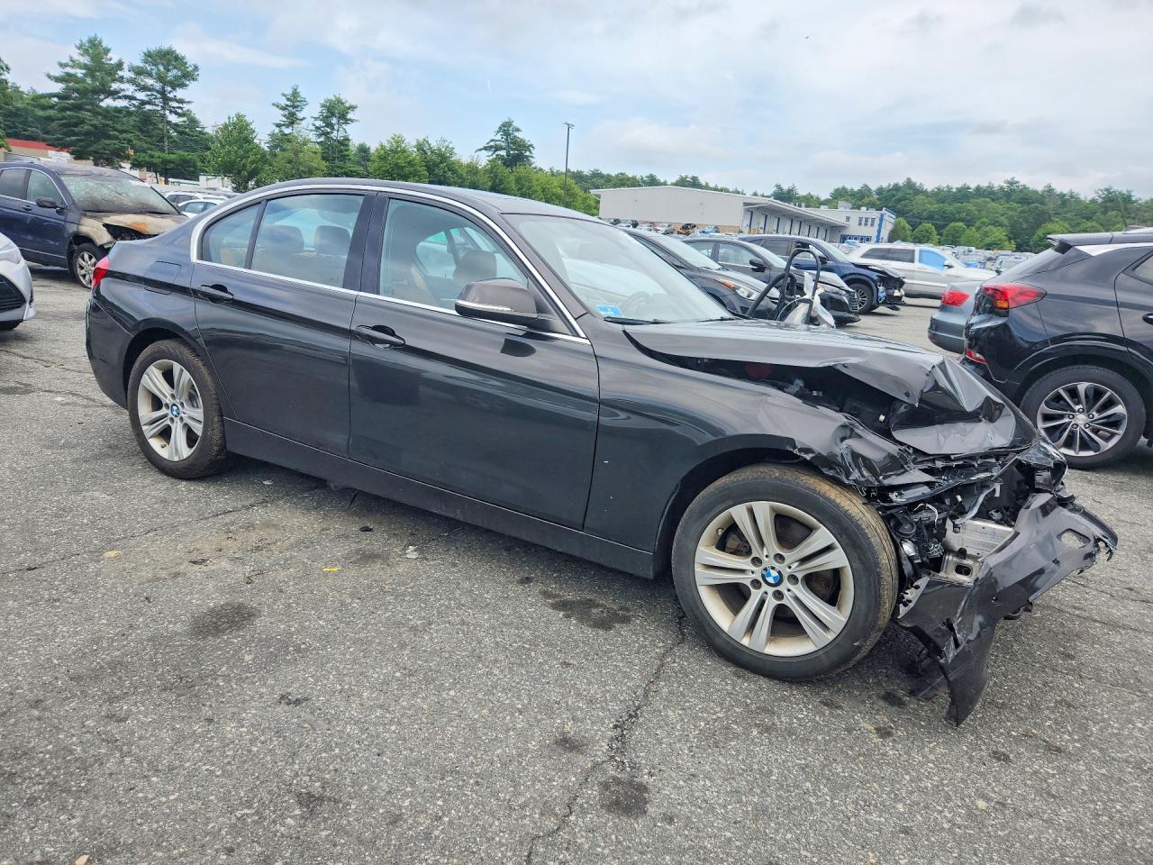 2017 BMW 330 Xi - zdjęcie 4