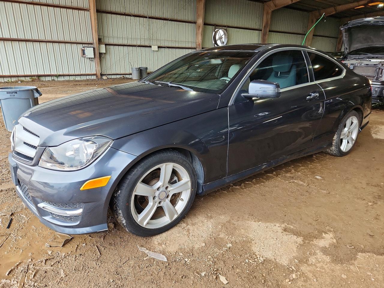 2013 Mercedes-Benz C 250 - zdjęcie główne