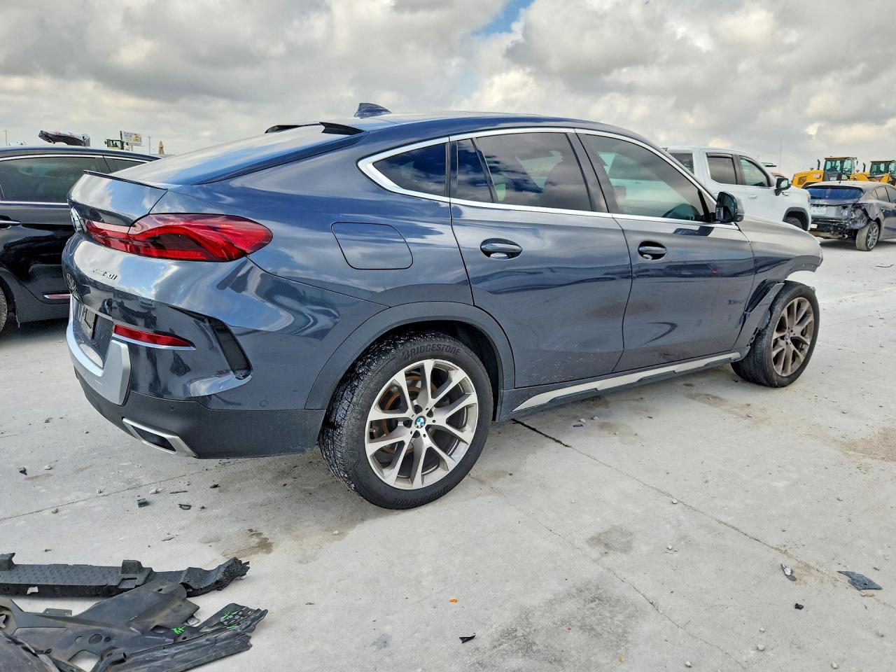 2021 BMW X6 xDrive40I - zdjęcie 3