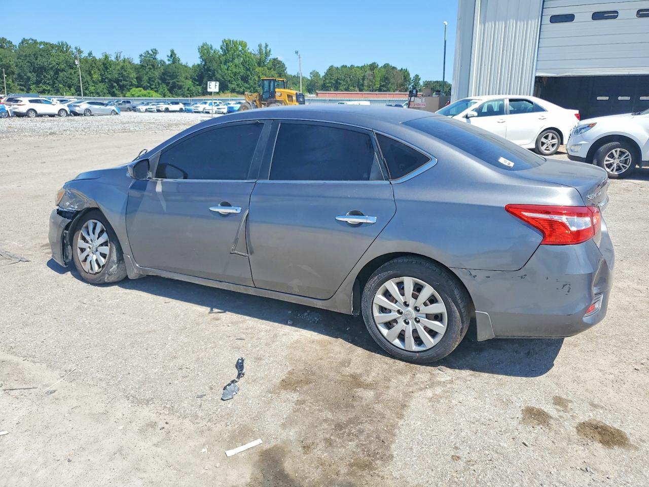 2018 Nissan Sentra S - zdjęcie 2