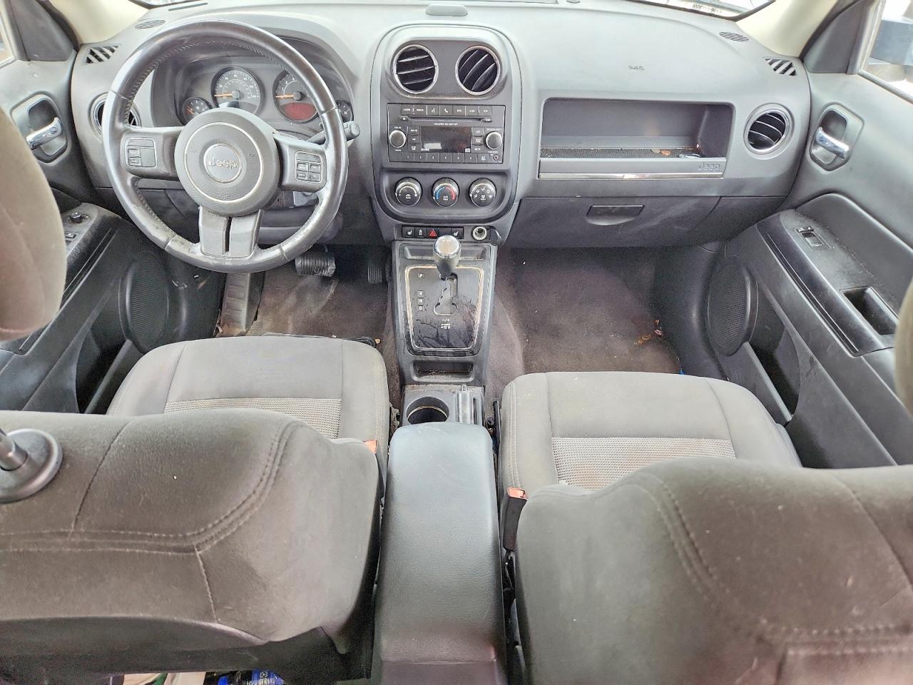 2017 Jeep Patriot Latitude - zdjęcie 8